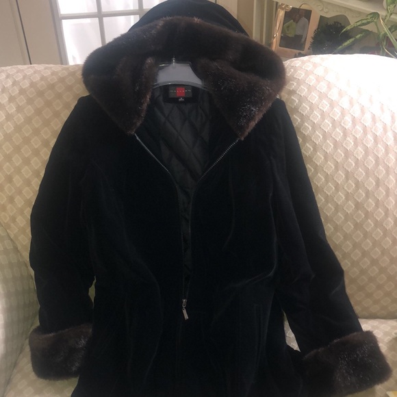 Gallery Jackets & Blazers - Faux Fur Coat